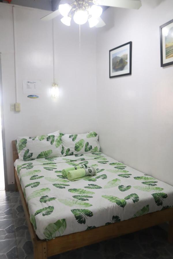 Ice Bear Bar & Tourist Inn Dauis Esterno foto