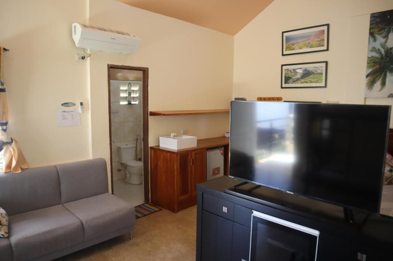 Ice Bear Bar & Tourist Inn Dauis Esterno foto