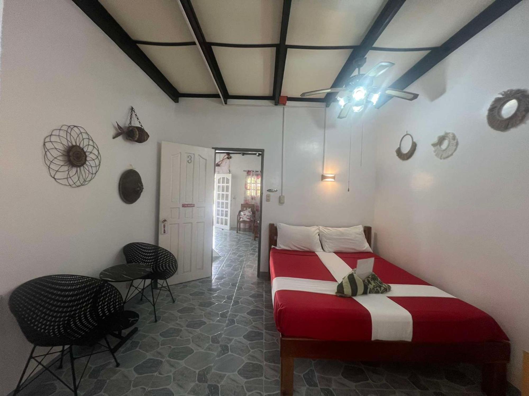 Ice Bear Bar & Tourist Inn Dauis Esterno foto